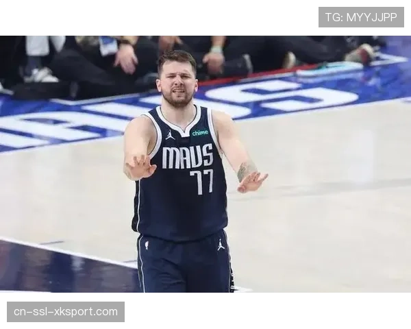 消息：东契奇因左小腿紧张将缺席背靠背比赛，独行侠调整轮换